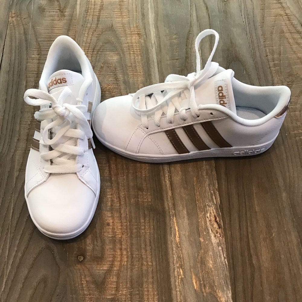 Girls adidas baseline white sneakers